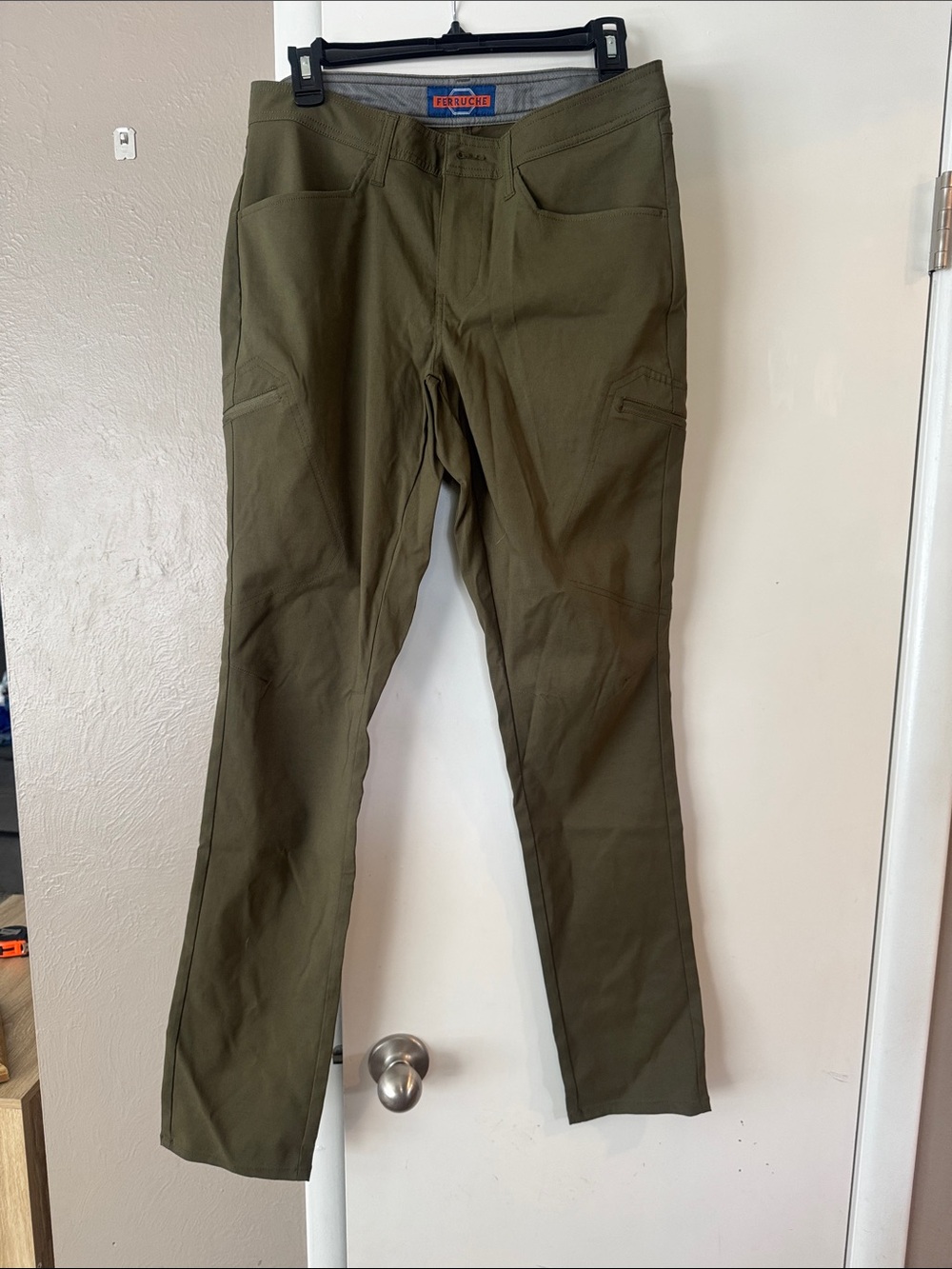 Ferruche Men’s Olive Green Stretch Cargo Pants